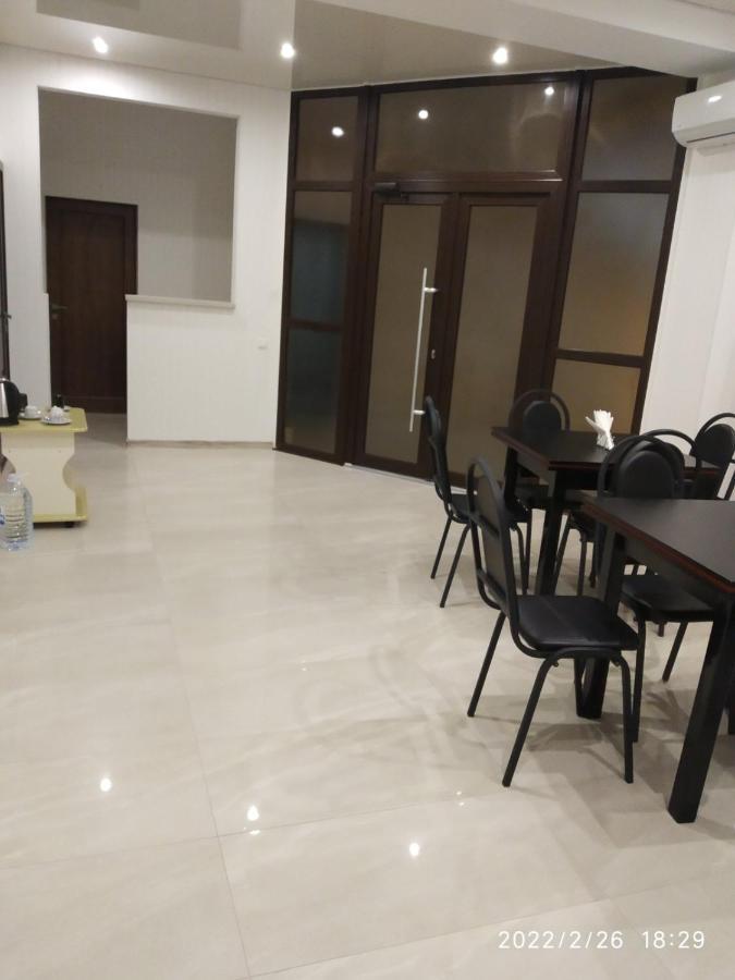 Hotel Paulina Falesti Bagian luar foto