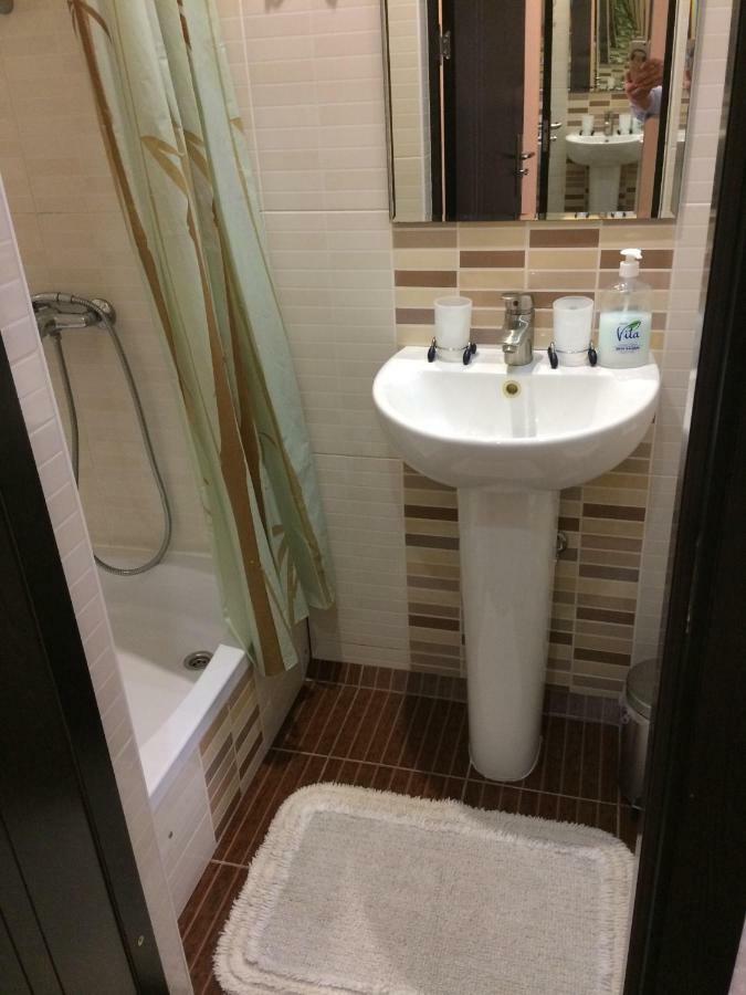Hotel Paulina Falesti Bagian luar foto