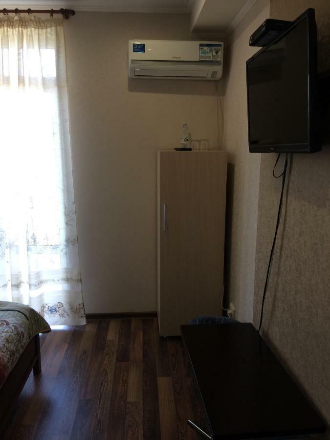 Hotel Paulina Falesti Bagian luar foto