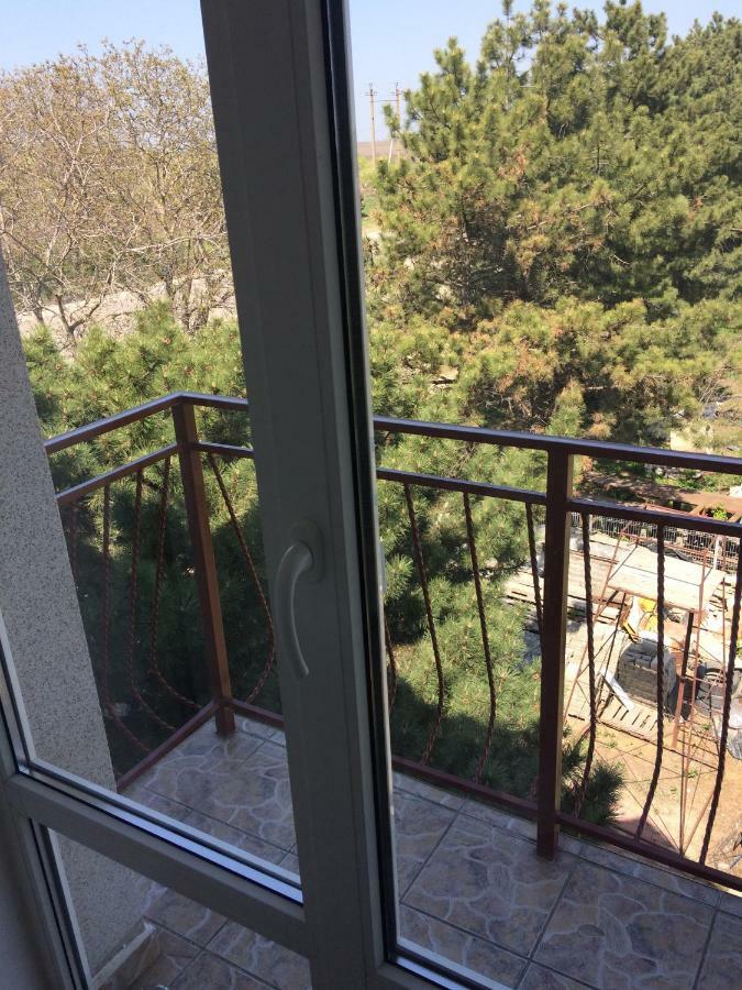 Hotel Paulina Falesti Bagian luar foto